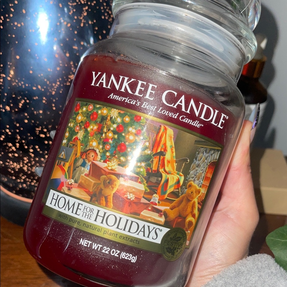 Yankee Candle Home for the Holidays Festive Red Jar